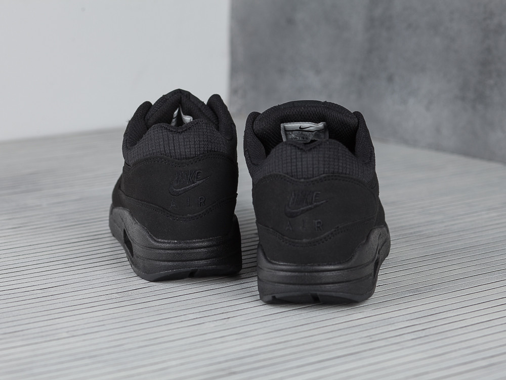 Nike air max one triple outlet black