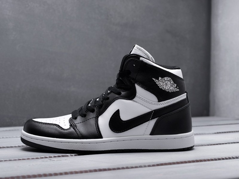 Air Jordan 1 Black/White