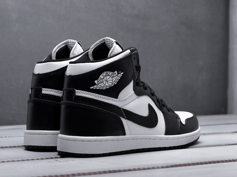 Air Jordan 1 Black/White