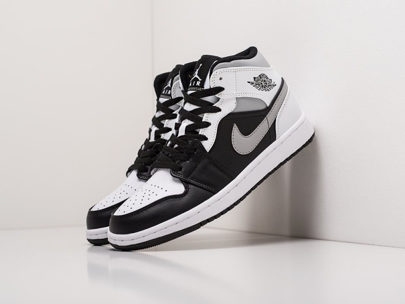 WMNS Nike Air Jordan 1