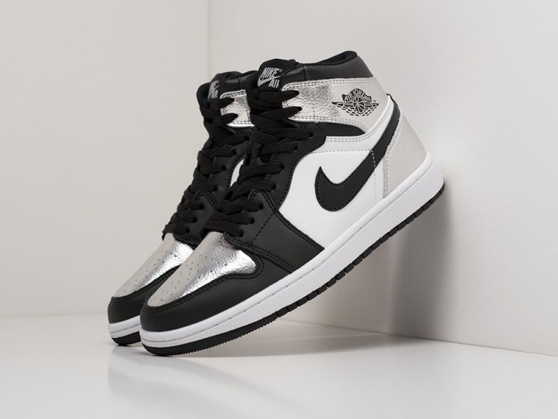 WMNS Nike Air Jordan 1