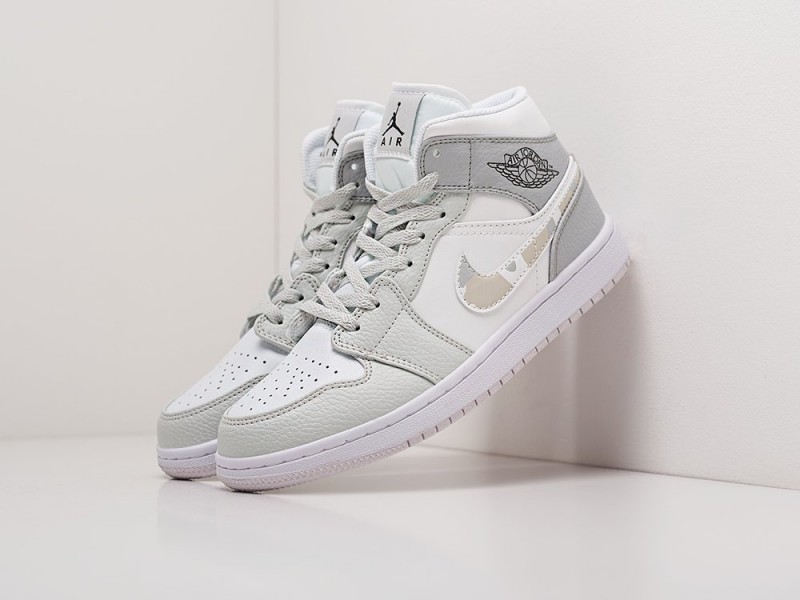 WMNS Nike Air Jordan 1