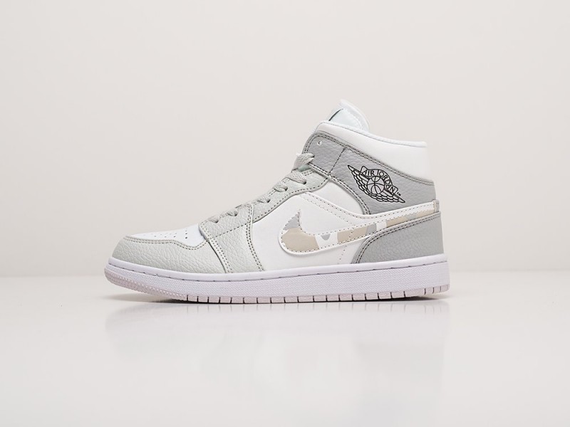 WMNS Nike Air Jordan 1