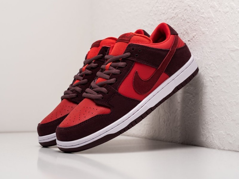 Nike SB Dunk Low