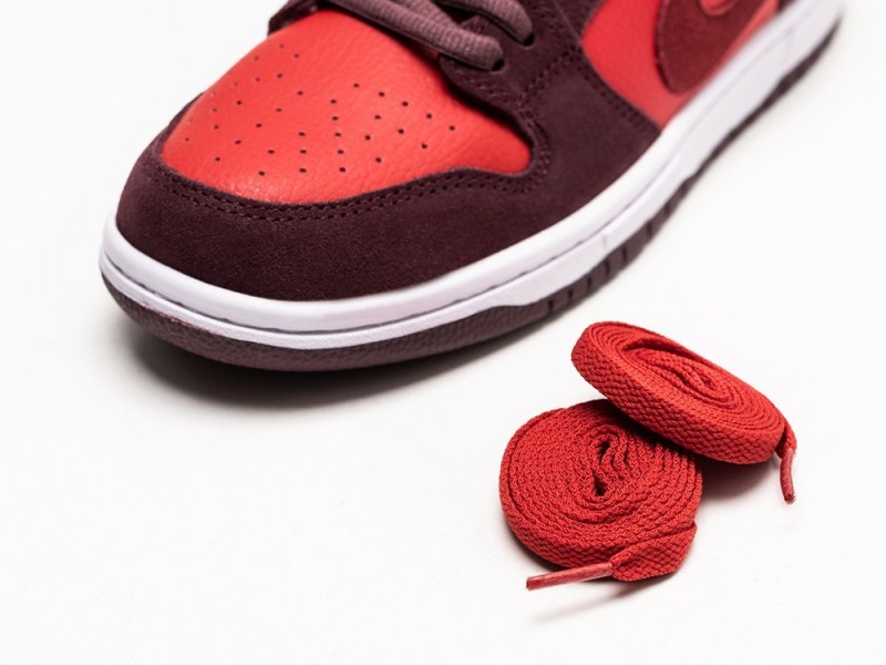 Nike SB Dunk Low