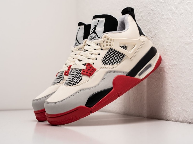 Nike Air Jordan 4 Retro