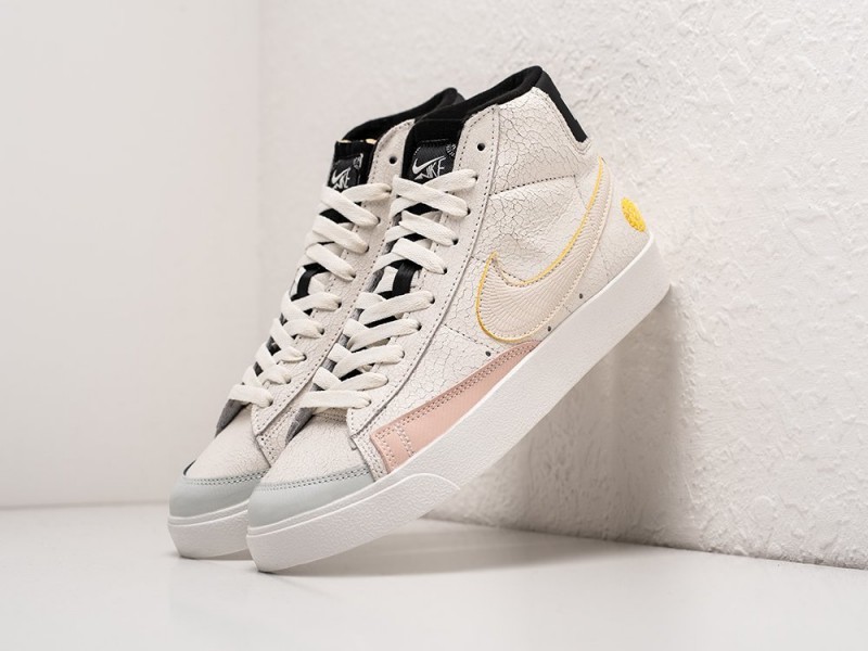 WMNS Nike Blazer Mid 77