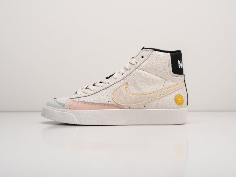 WMNS Nike Blazer Mid 77