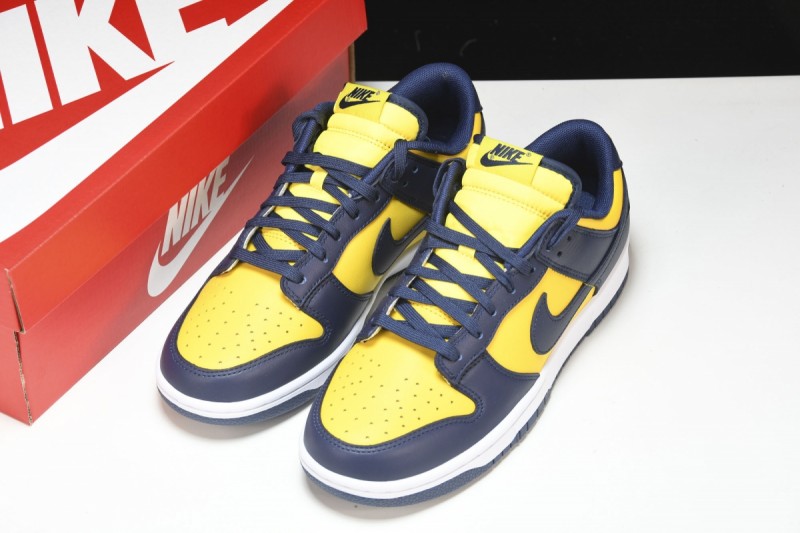 Nike Dunk Low Michigan (2021)