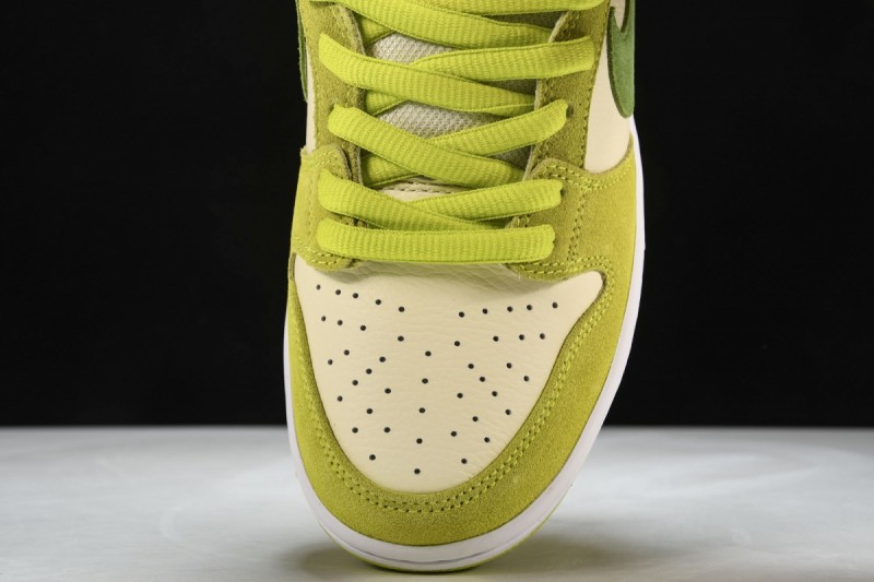 Nike SB Dunk Low Green Apple