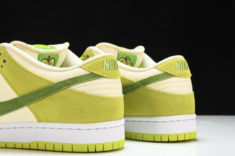 Nike SB Dunk Low Green Apple