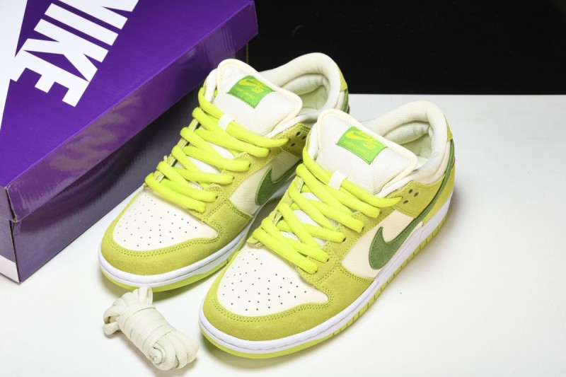 Nike SB Dunk Low Green Apple