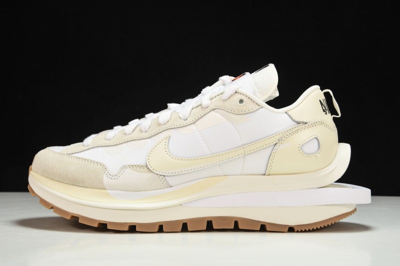 Nike Vaporwaffle Sacai Sail Gum