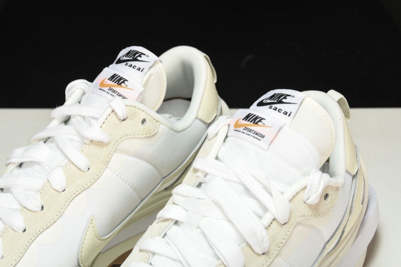 Nike Vaporwaffle Sacai Sail Gum