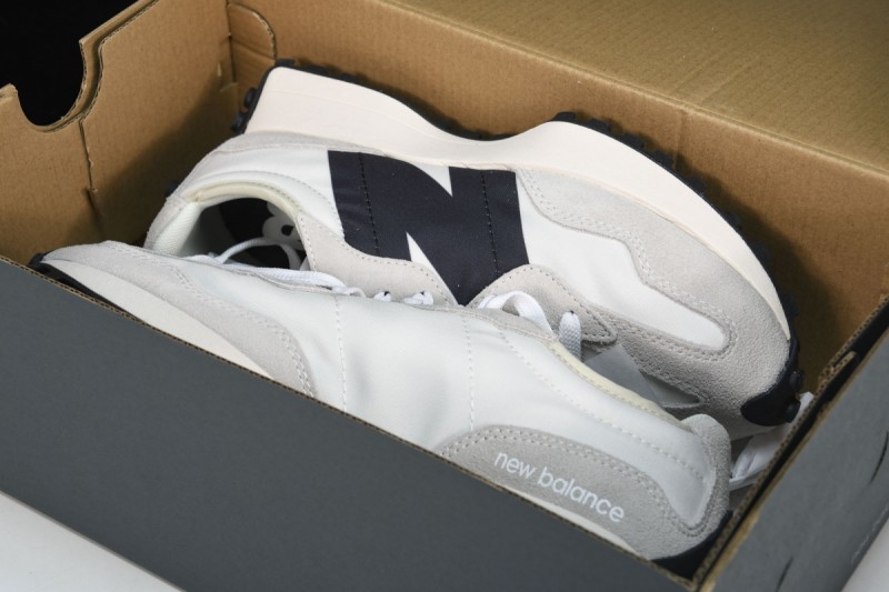 New Balance 327 Sea Salt Black