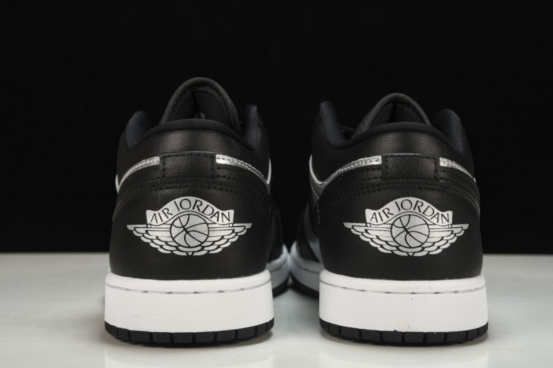 Jordan 1 Low SE Black Metallic Silver