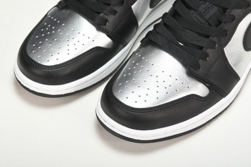 Jordan 1 Low SE Black Metallic Silver