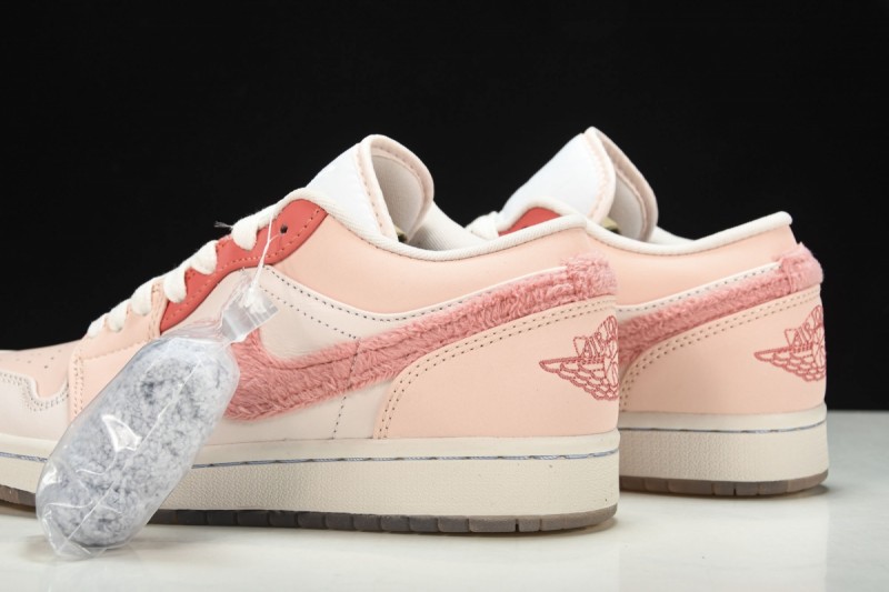 Jordan 1 Low SE Mighty Swooshers Pink