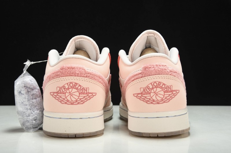 Jordan 1 Low SE Mighty Swooshers Pink