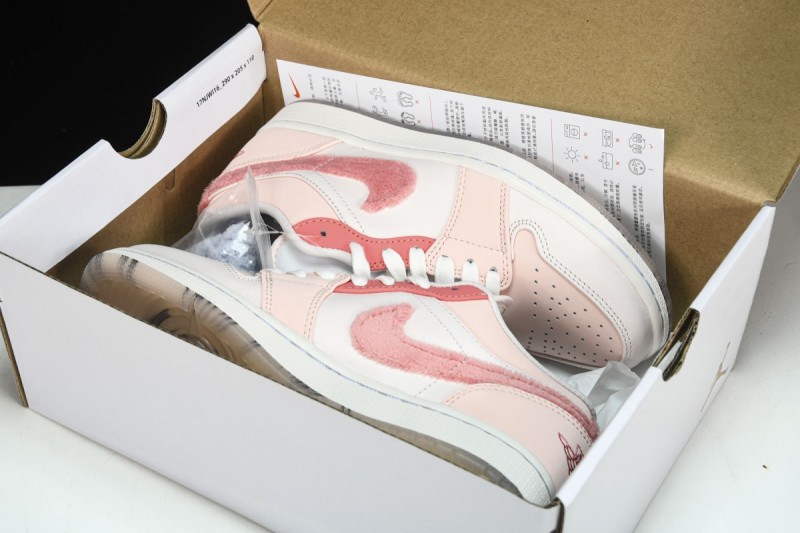 Jordan 1 Low SE Mighty Swooshers Pink