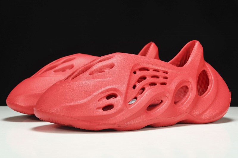 adidas Yeezy Foam RNNR Vermillion