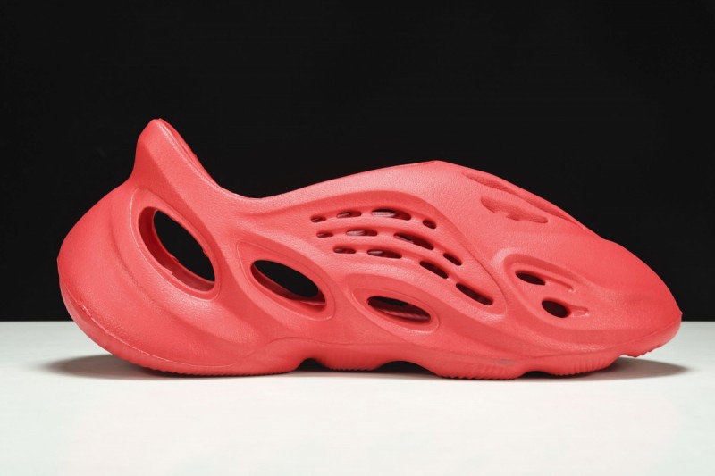 adidas Yeezy Foam RNNR Vermillion