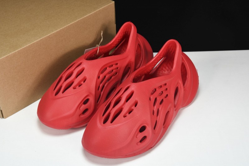 adidas Yeezy Foam RNNR Vermillion