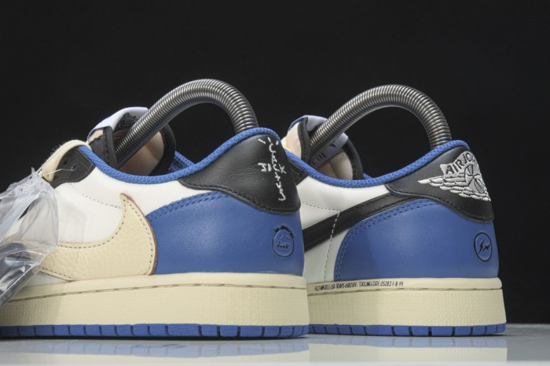 Jordan 1 Low fragment design x Travis Scott