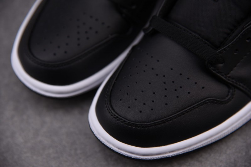 Jordan 1 Low Black White (W)