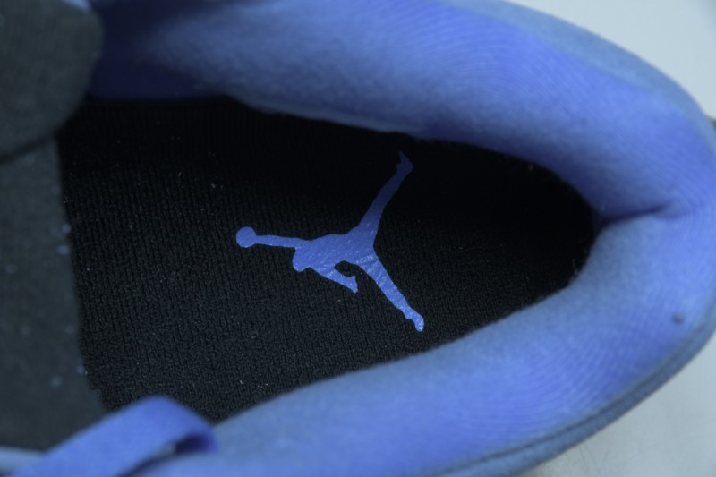 Jordan 4 Retro University Blue