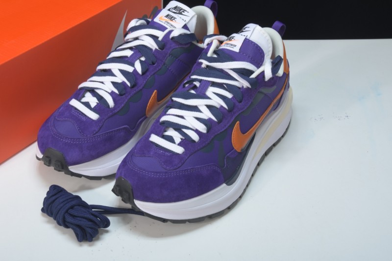 Nike Vaporwaffle sacai Dark Iris