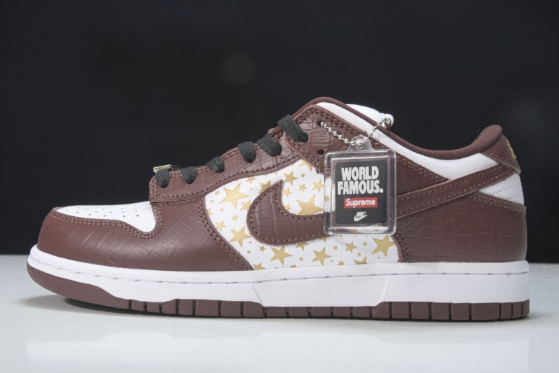 Nike SB Dunk Low Supreme Stars Barkroot Brown (2021)