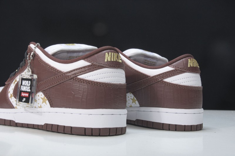 Nike SB Dunk Low Supreme Stars Barkroot Brown (2021)