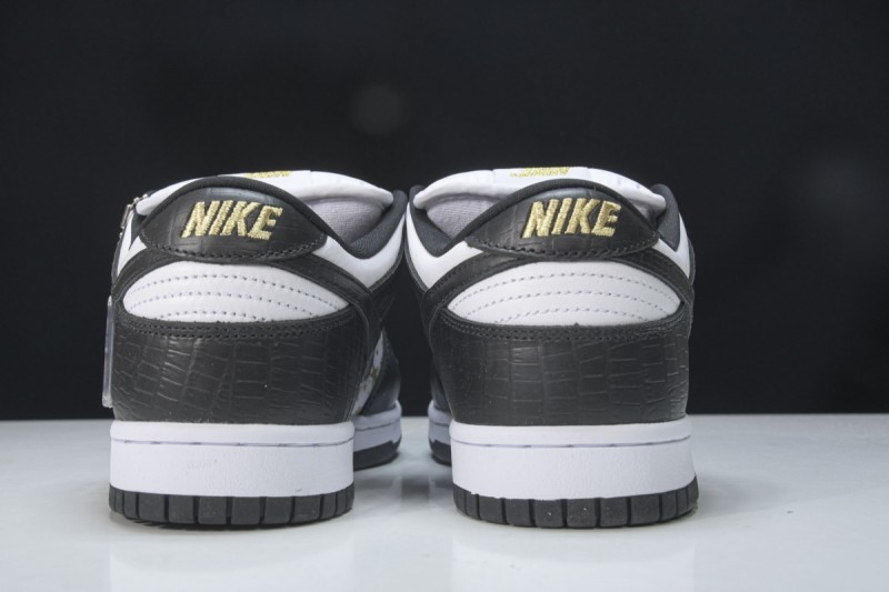 Nike SB Dunk Low Supreme Stars Black (2021)