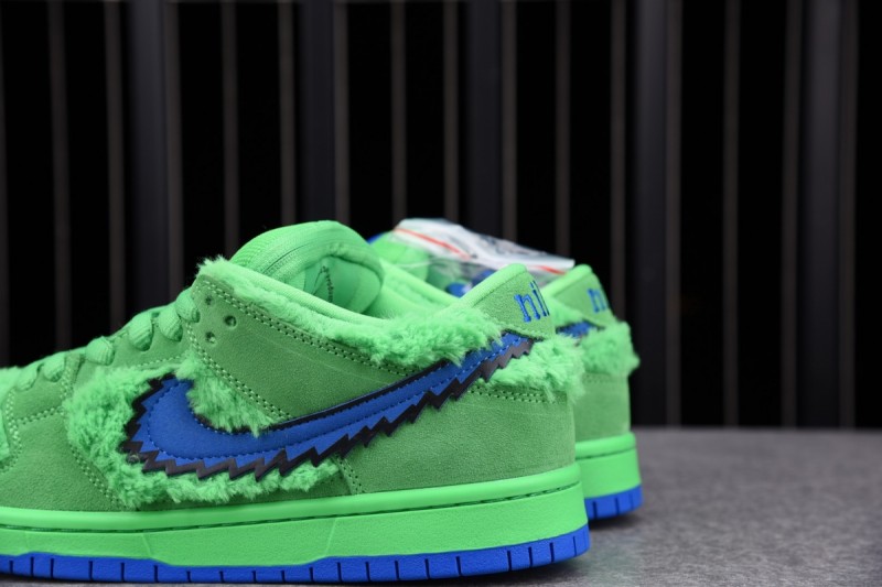 Nike SB Dunk Low Grateful Dead Bears Green