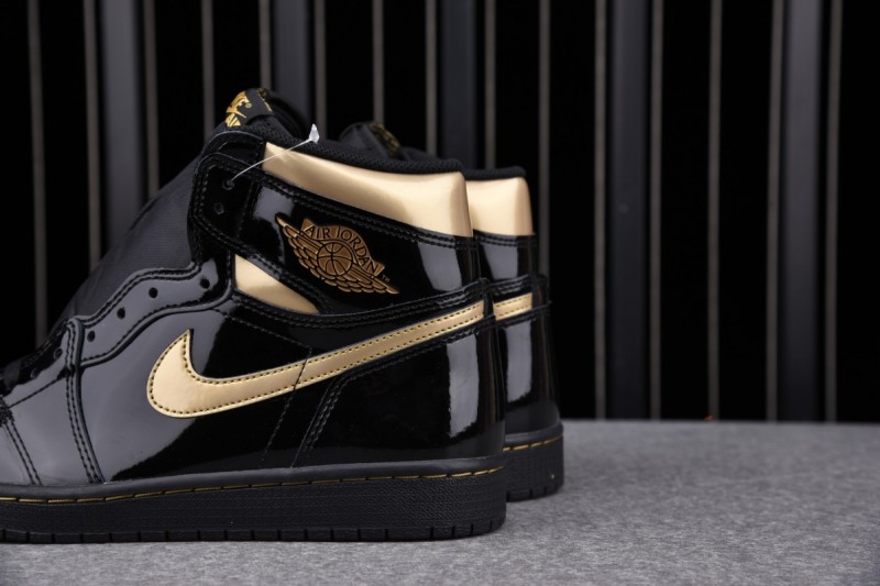 Jordan 1 Retro High Black Metallic Gold (2020)