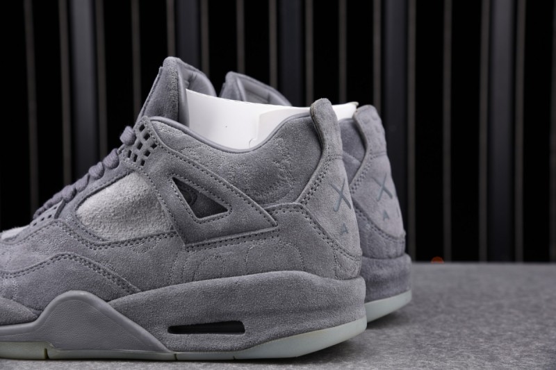 Jordan 4 Retro Kaws