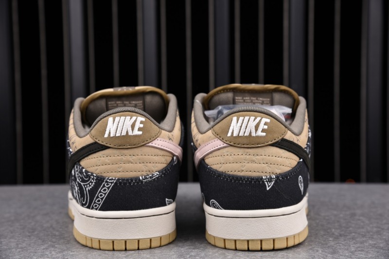 Nike SB Dunk Low Travis Scott