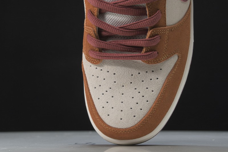 Nike SB Dunk Low Pro Dark Russet Cedar