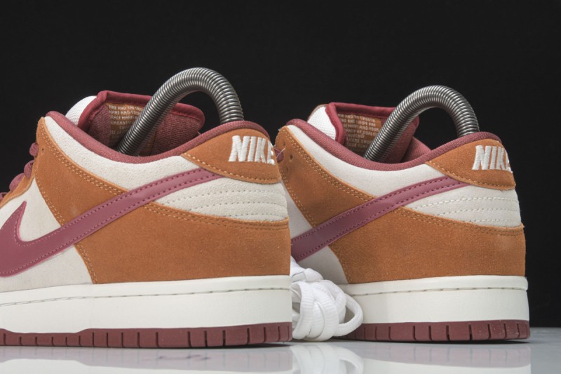 Nike SB Dunk Low Pro Dark Russet Cedar