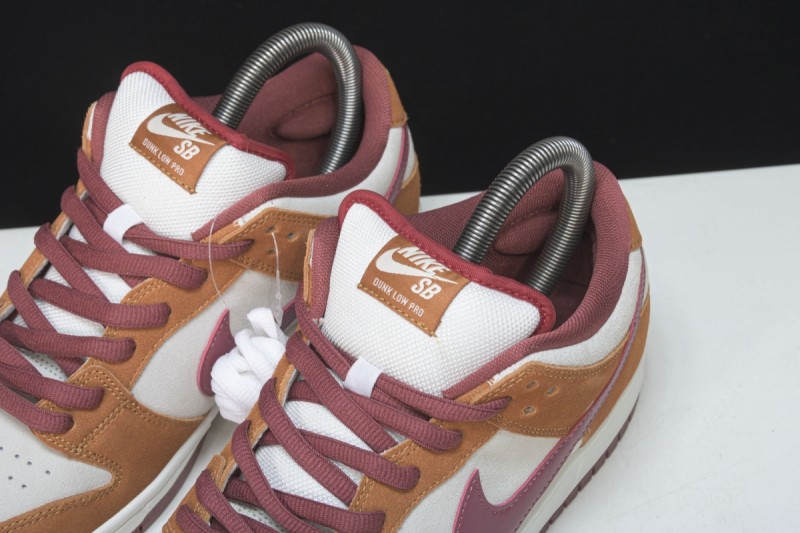 Nike SB Dunk Low Pro Dark Russet Cedar