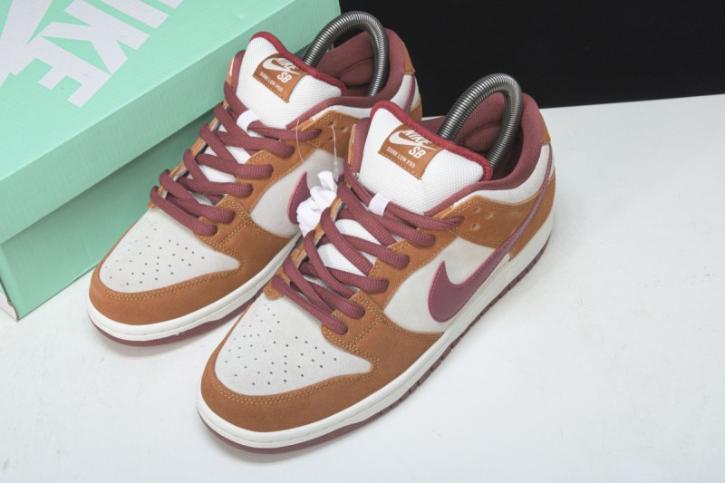 Nike SB Dunk Low Pro Dark Russet Cedar