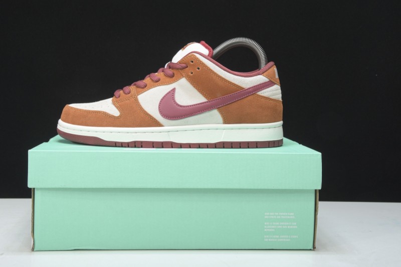 Nike SB Dunk Low Pro Dark Russet Cedar