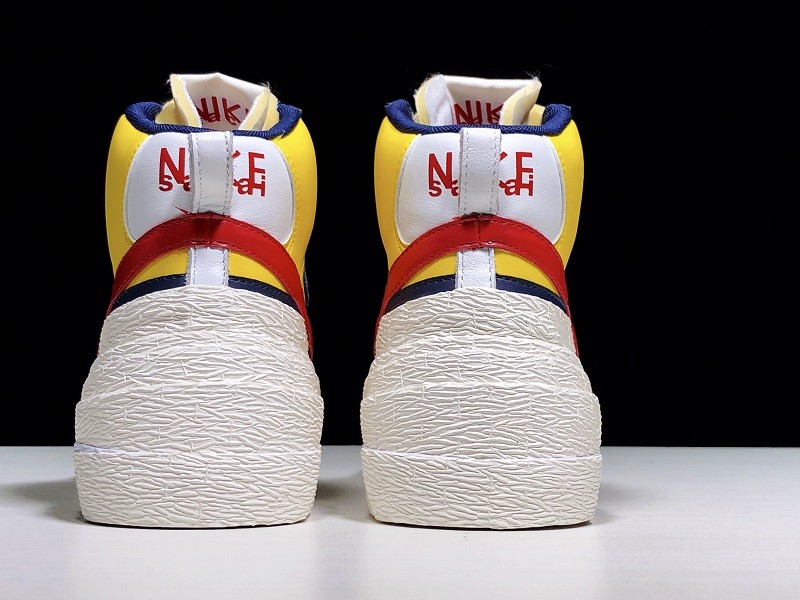 Nike Blazer Mid sacai Snow Beach