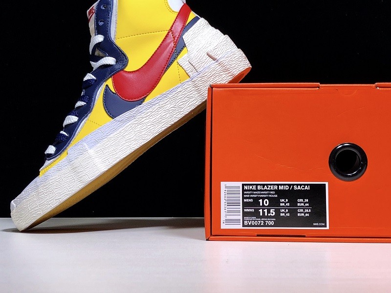 Nike Blazer Mid sacai Snow Beach