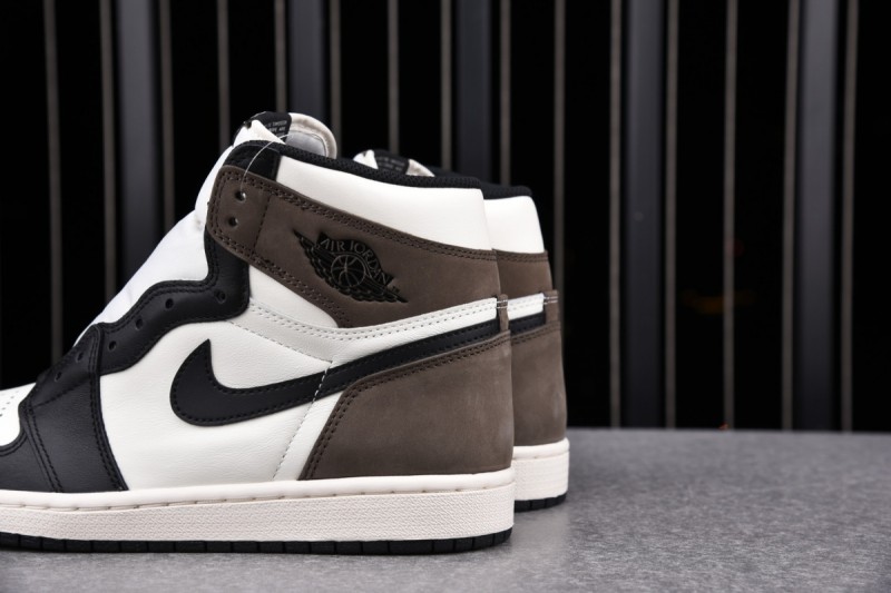 Jordan 1 Retro High Dark Mocha