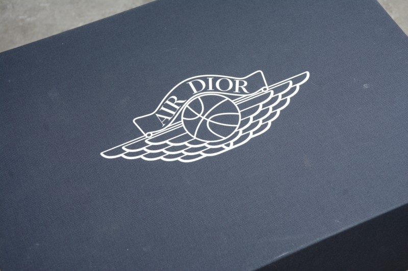 Jordan 1 Retro High Dior