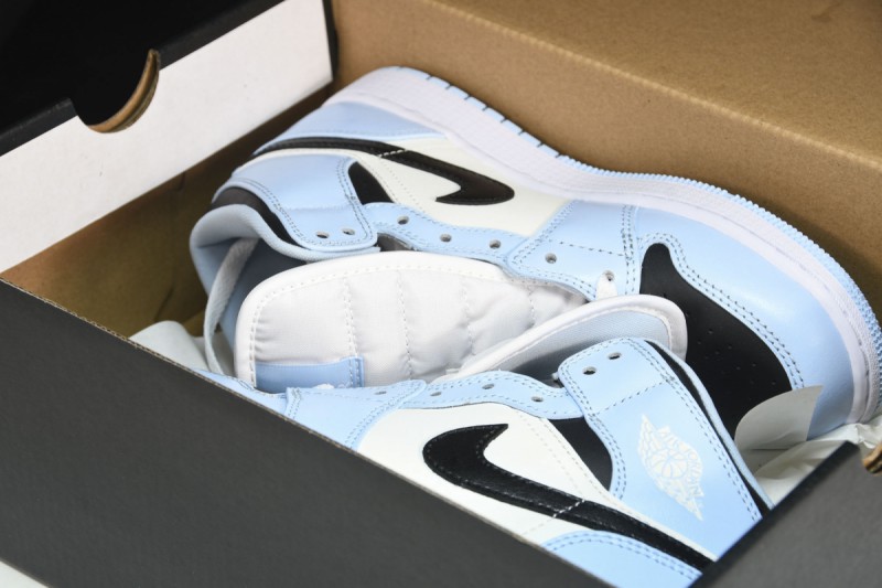 Jordan 1 Mid Ice Blue