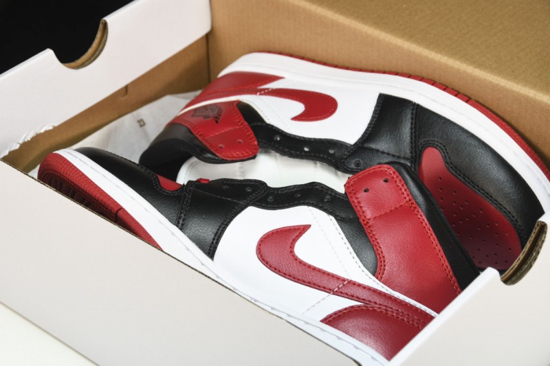 Jordan 1 Mid Alternate Bred Toe