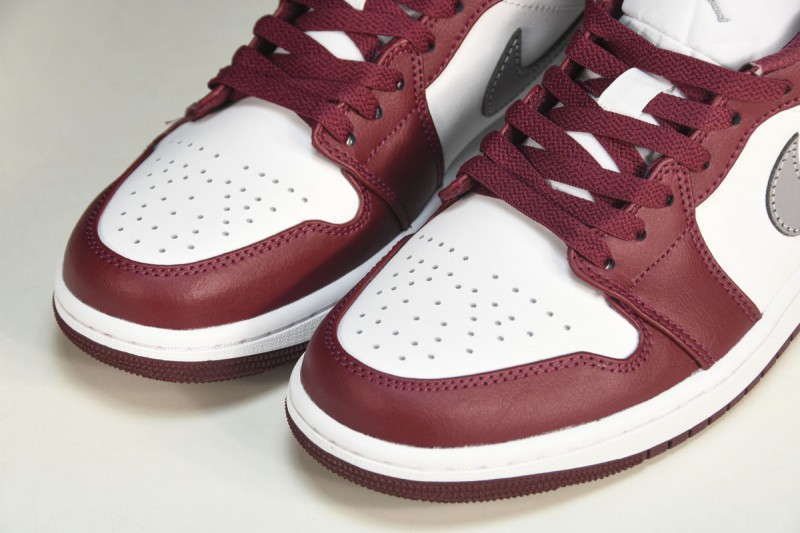 Jordan 1 Low Bordeaux